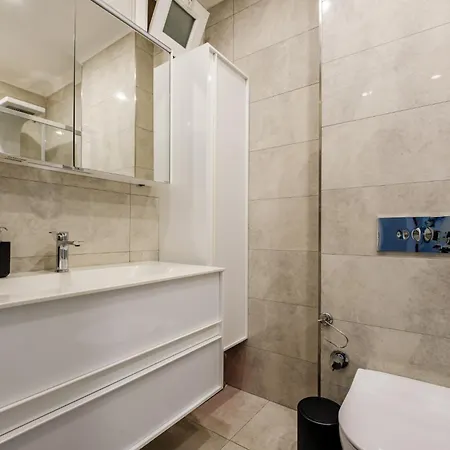 Central Spacious Flat 3 Min To Coast In Kadikoy Apartamento *