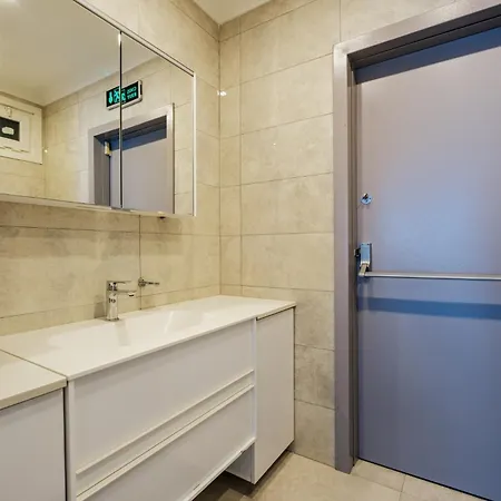 Central Spacious Flat 3 Min To Coast In Kadikoy Estambul