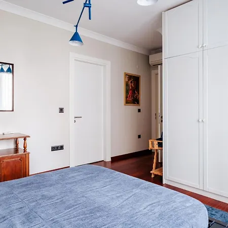 Central Spacious Flat 3 Min To Coast In Kadikoy