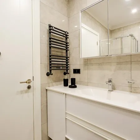 Central Spacious Flat 3 Min To Coast In Kadikoy Apartamento