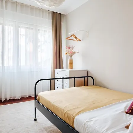 Central Spacious Flat 3 Min To Coast In Kadikoy Apartamento *